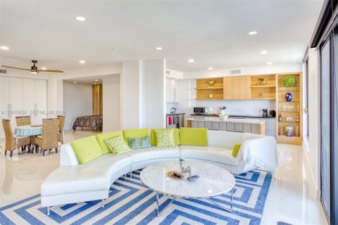 Condo in Hollywood, Florida, 2 bedrooms  № 2242394