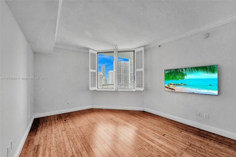 Copropriété à vendre à Miami, Floride: 2 chambres, 113.99 m2 № 1985205 - photo 3