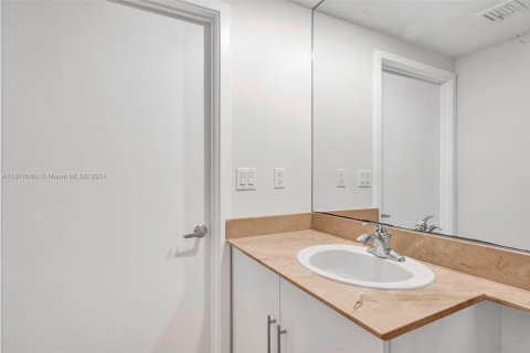 Copropriété à vendre à Miami, Floride: 2 chambres, 113.99 m2 № 1985205 - photo 19