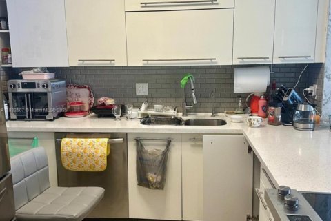 Купить кондоминиум в Халландейл-Бич, Флорида 1 спальня, 81.94м2, № 1932220 - фото 5