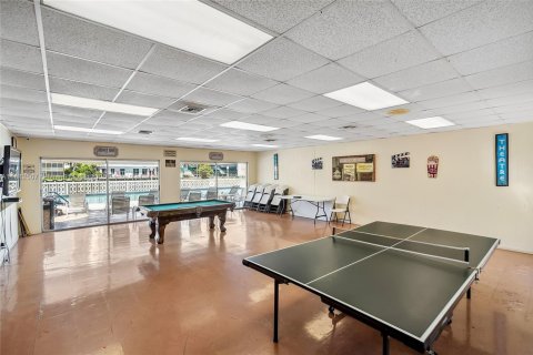 Купить кондоминиум в Халландейл-Бич, Флорида 1 спальня, 81.94м2, № 1932220 - фото 15