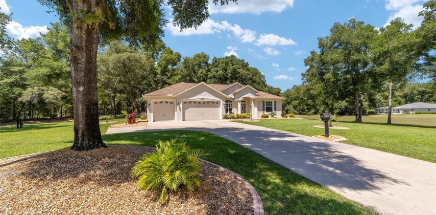Casa en Dunnellon, Florida 3 dormitorios, 196.67 m2 № 1213216