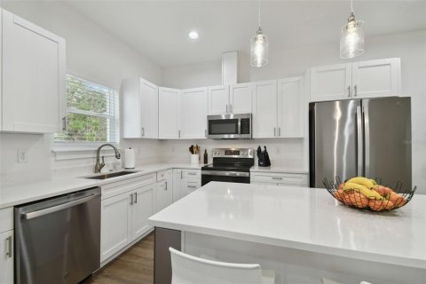 House in Tarpon Springs, Florida 3 bedrooms, 160.16 sq.m. № 1532010 - photo 15