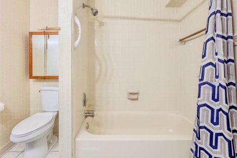 Townhouse in Altamonte Springs, Florida 3 bedrooms, 116.69 sq.m. № 1915155 - photo 27