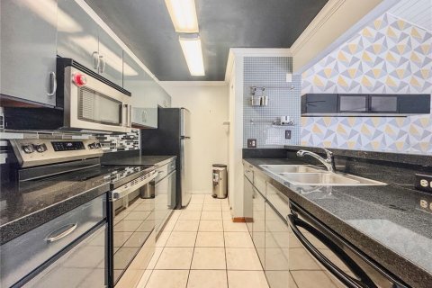 Townhouse in Altamonte Springs, Florida 3 bedrooms, 116.69 sq.m. № 1915155 - photo 14