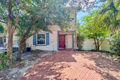 Townhouse in Altamonte Springs, Florida 3 bedrooms, 116.69 sq.m. № 1915155 - photo 1