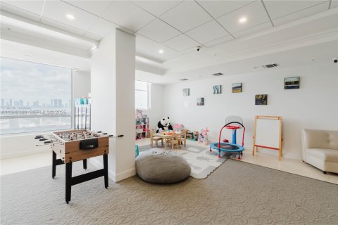 Condo in Miami Beach, Florida, 2 bedrooms  № 2002754 - photo 21