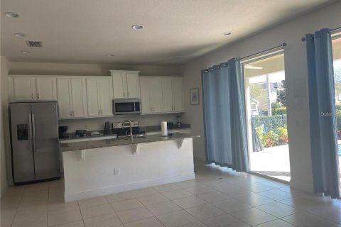Villa ou maison à vendre à Kissimmee, Floride: 5 chambres, 238.76 m2 № 2103796 - photo 3