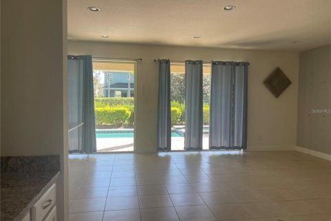Villa ou maison à vendre à Kissimmee, Floride: 5 chambres, 238.76 m2 № 2103796 - photo 4