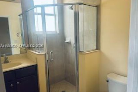 Снять в аренду коммерческую недвижимость в Майами, Флорида 1 спальня, 214.79м2, № 1989424 - фото 5