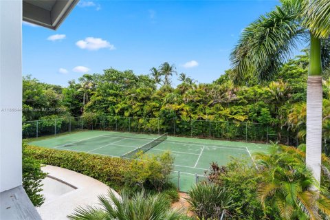 House in Pinecrest, Florida 6 bedrooms, 409.23 sq.m. № 1930747 - photo 23