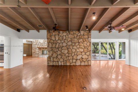 House in Pinecrest, Florida 6 bedrooms, 409.23 sq.m. № 1930747 - photo 12