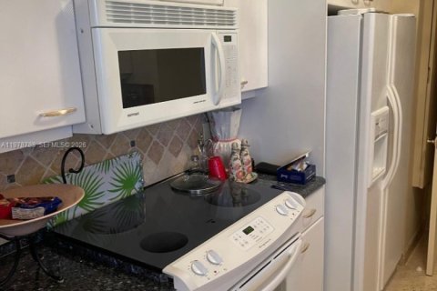 Купить кондоминиум в Санни-Айлс-Бич, Флорида 2 спальни, 163.51м2, № 2046093 - фото 16