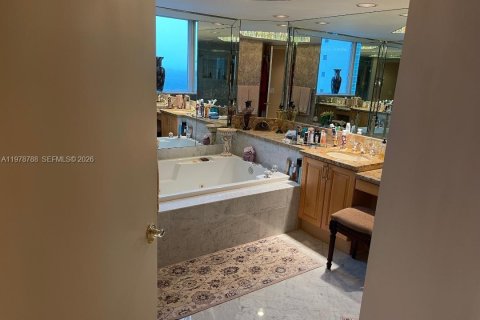 Купить кондоминиум в Санни-Айлс-Бич, Флорида 2 спальни, 163.51м2, № 2046093 - фото 21