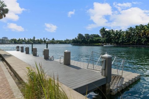 Купить кондоминиум в Бей-Харбор-Айлендс, Флорида 2 комнаты, 106.84м2, № 2005240 - фото 12