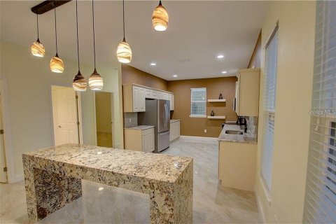 Снять в аренду таунхаус в Орландо, Флорида 4 спальни, 208.1м2, № 1679656 - фото 4