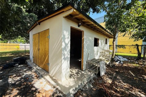House in South Miami, Florida 3 bedrooms, 127.74 sq.m. № 1881603 - photo 29