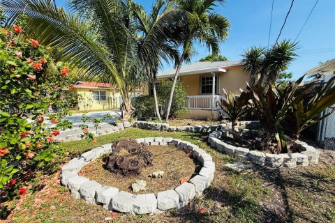 House in South Miami, Florida 3 bedrooms, 127.74 sq.m. № 1881603 - photo 4