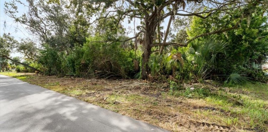 Terreno en New Port Richey, Florida № 2166528
