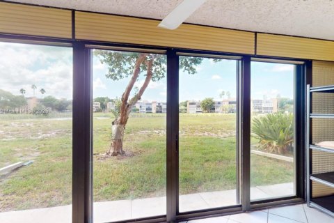 Condo in Margate, Florida, 2 bedrooms  № 1890151 - photo 15