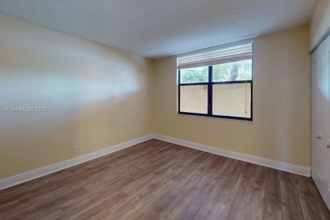 Condo in Margate, Florida, 2 bedrooms  № 1890151 - photo 12