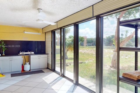 Condo in Margate, Florida, 2 bedrooms  № 1890151 - photo 4
