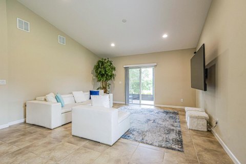Casa en alquiler en Vero Beach, Florida, 4 dormitorios, 226.03 m2 № 2077426 - foto 6