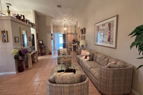 Casa en venta en West Palm Beach, Florida, 2 dormitorios, 148.55 m2 № 1986049 - foto 3