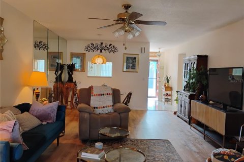 House in Clearwater, Florida 2 bedrooms, 98.48 sq.m. № 2148177 - photo 8