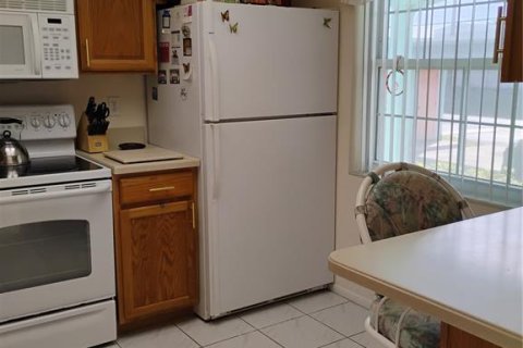House in Clearwater, Florida 2 bedrooms, 98.48 sq.m. № 2148177 - photo 10
