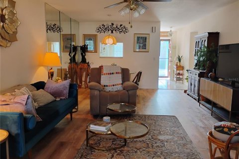 House in Clearwater, Florida 2 bedrooms, 98.48 sq.m. № 2148177 - photo 6