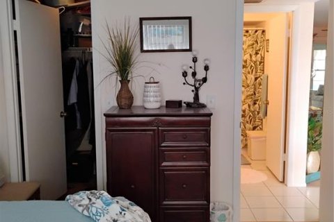 House in Clearwater, Florida 2 bedrooms, 98.48 sq.m. № 2148177 - photo 18