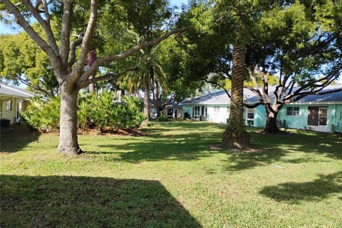 House in Clearwater, Florida 2 bedrooms, 98.48 sq.m. № 2148177 - photo 26