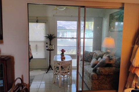 House in Clearwater, Florida 2 bedrooms, 98.48 sq.m. № 2148177 - photo 20