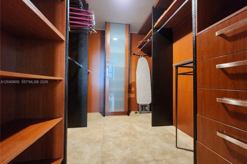 Condominio en venta en Hallandale Beach, Florida, 1 dormitorio, 83.24 m2 № 2087297 - foto 24