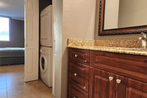 Condominio en venta en Hallandale Beach, Florida, 1 dormitorio, 83.24 m2 № 2087297 - foto 18