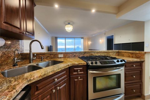 Condominio en venta en Hallandale Beach, Florida, 1 dormitorio, 83.24 m2 № 2087297 - foto 7