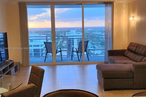 Condominio en venta en Hallandale Beach, Florida, 1 dormitorio, 83.24 m2 № 2087297 - foto 4