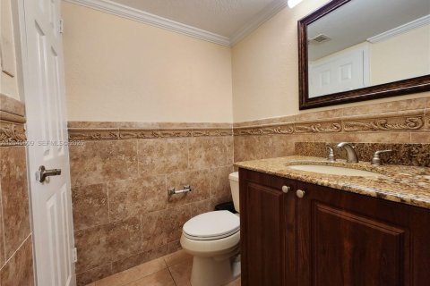 Condominio en venta en Hallandale Beach, Florida, 1 dormitorio, 83.24 m2 № 2087297 - foto 23
