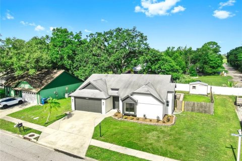 House in Bradenton, Florida 3 bedrooms, 159.42 sq.m. № 1847812 - photo 2