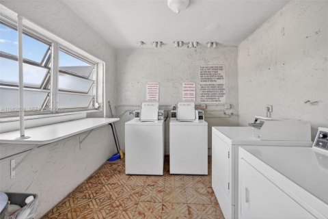 Купить кондоминиум в Майами, Флорида 1 спальня, 57.6м2, № 2049297 - фото 24