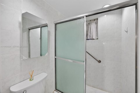 Купить кондоминиум в Майами, Флорида 1 спальня, 57.6м2, № 2049297 - фото 18