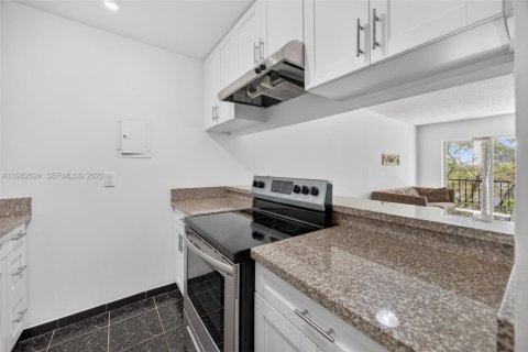 Купить кондоминиум в Майами, Флорида 1 спальня, 57.6м2, № 2049297 - фото 8