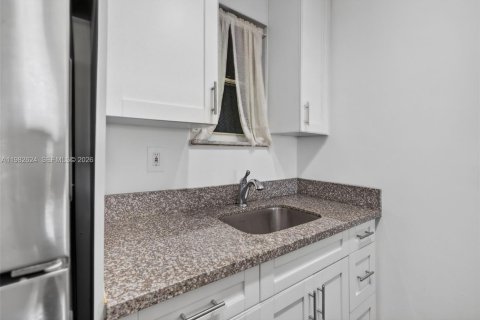 Купить кондоминиум в Майами, Флорида 1 спальня, 57.6м2, № 2049297 - фото 9