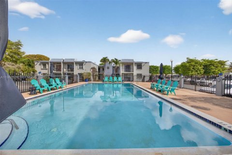 Кондоминиум с 1 спальней в Майами, Флорида № 2049297