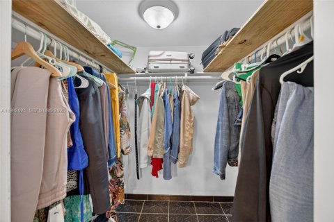 Купить кондоминиум в Майами, Флорида 1 спальня, 57.6м2, № 2049297 - фото 17