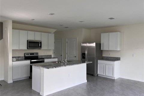 Villa ou maison à louer à Odessa, Floride: 4 chambres, 186.45 m2 № 2093224 - photo 8