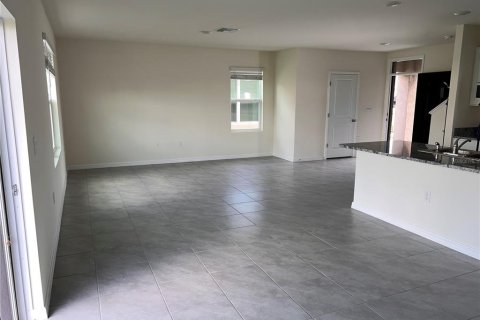 Villa ou maison à louer à Odessa, Floride: 4 chambres, 186.45 m2 № 2093224 - photo 13