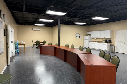 Купить коммерческую недвижимость в Лейкленд, Флорида 399.48м2, № 1788077 - фото 12