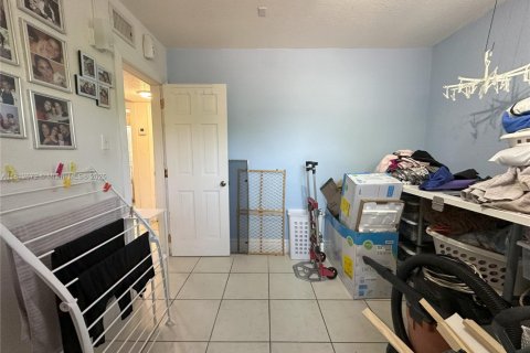 Casa en venta en North Miami, Florida, 4 dormitorios, 141.3 m2 № 1759165 - foto 14